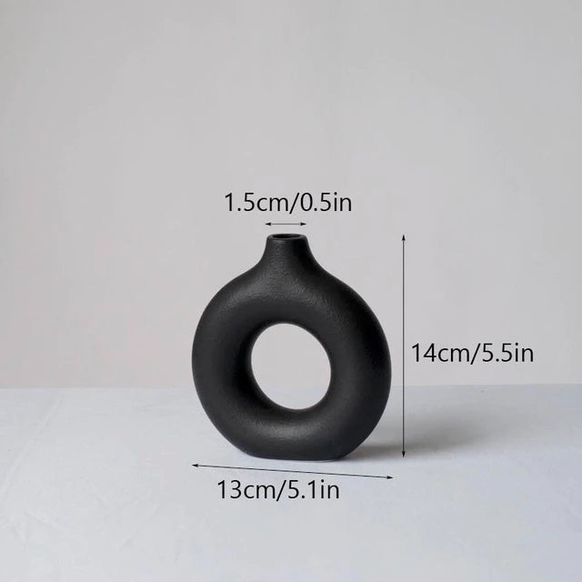 Black donut vase (2_2c931103)