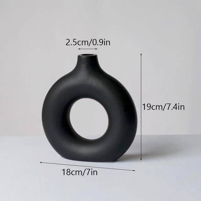 Black donut vase (4_a3756023-d5f0-4dcd-845e-0da81e54eef6)